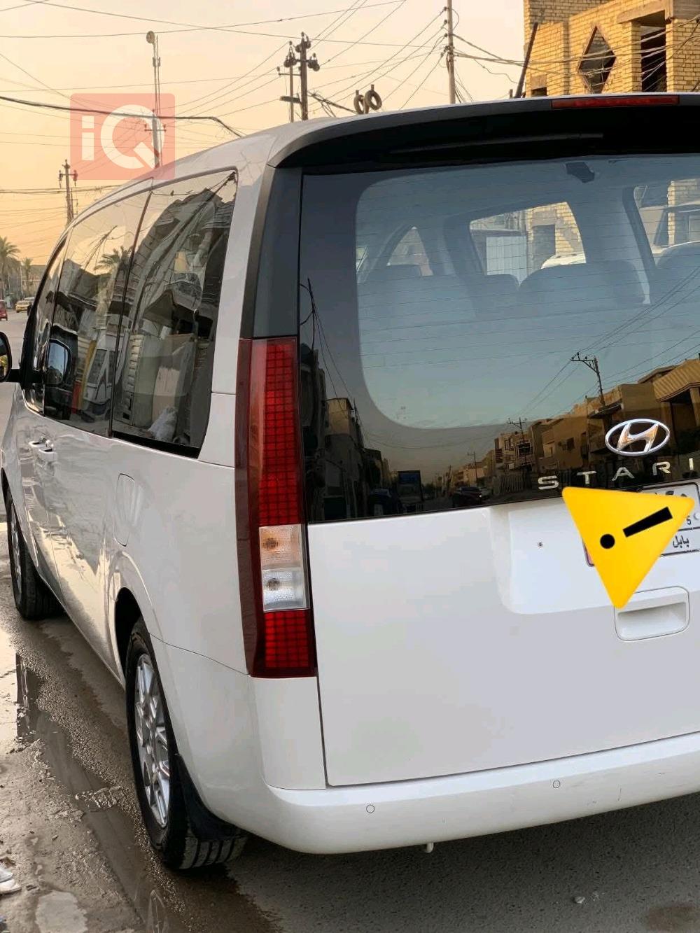 هيونداي ستاريا